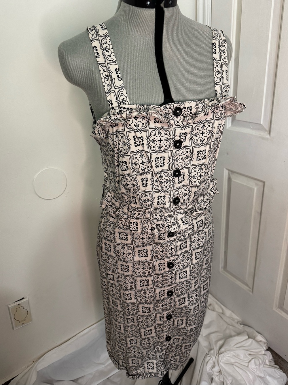 Ann Taylor Square-Neck Printed Midi Dress in Cream and Black - Picture 3 of 6